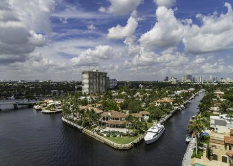 Las Olas Isles Vacation Rental Villa